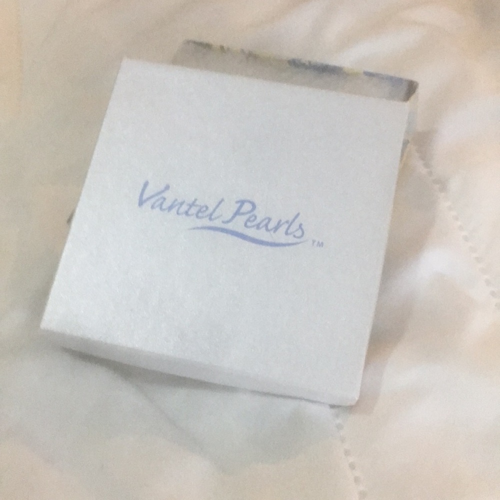 Vantel pearls wrap bracelet
